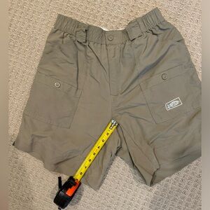 AFTCO taupe/beige 32” fishing short, 8” inseam